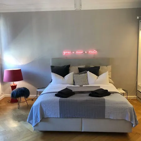 Апартаменты 2 Altbau - Ferienwohnung Мюнхен